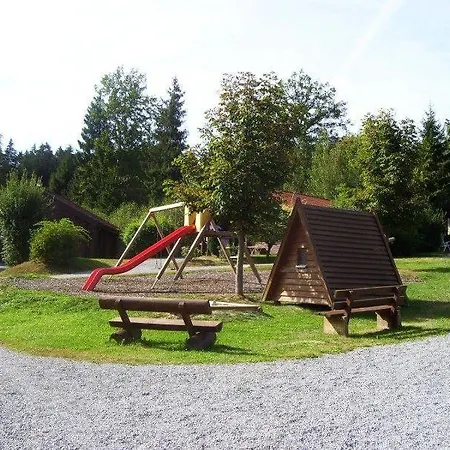 Komfortables Ferienblockhaus Nr. 27 -56 qm- bis 4 Personen Viechtach Jägerpark-2
